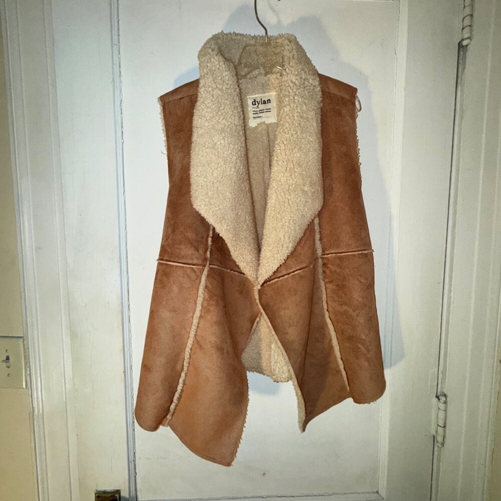 Dylan Los Angeles Womens Faux Shearling Vest Small Tan & Cream